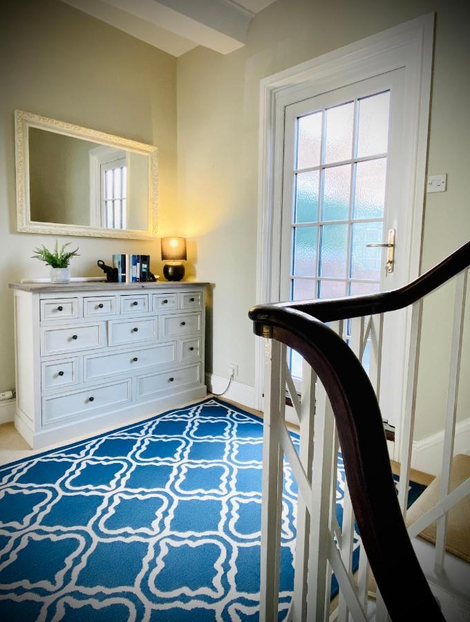 Pass The Keys Superbly Located Handsome Georgian Townhouse ชรูว์สเบอรี ภายนอก รูปภาพ