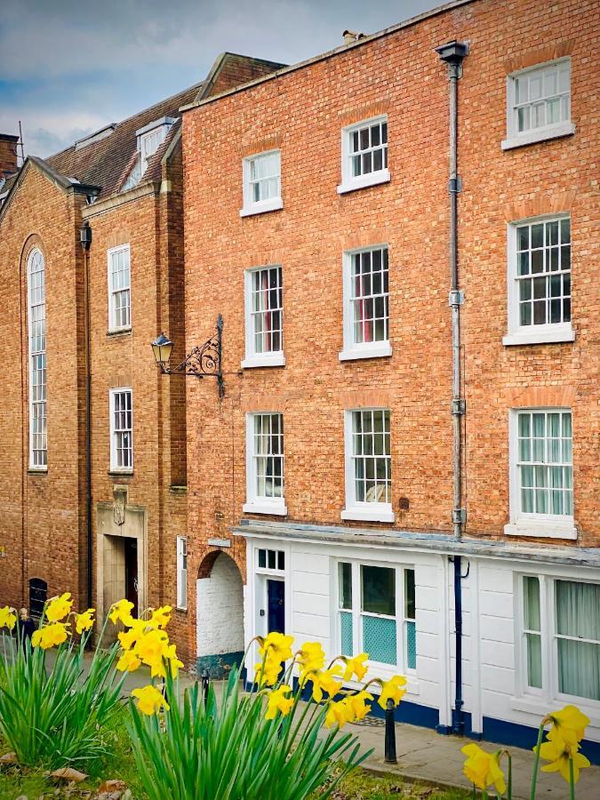 Pass The Keys Superbly Located Handsome Georgian Townhouse ชรูว์สเบอรี ภายนอก รูปภาพ