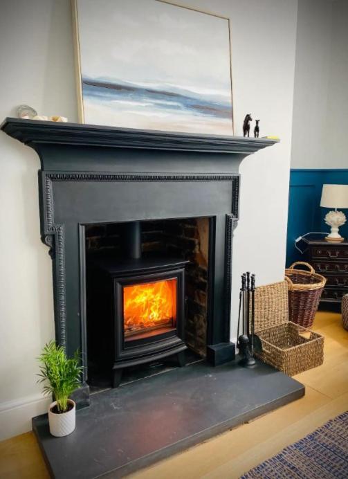 Pass The Keys Superbly Located Handsome Georgian Townhouse ชรูว์สเบอรี ภายนอก รูปภาพ