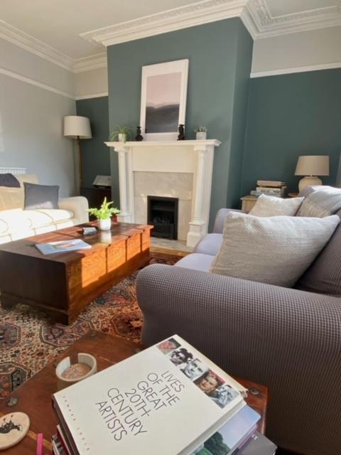 Pass The Keys Superbly Located Handsome Georgian Townhouse ชรูว์สเบอรี ภายนอก รูปภาพ