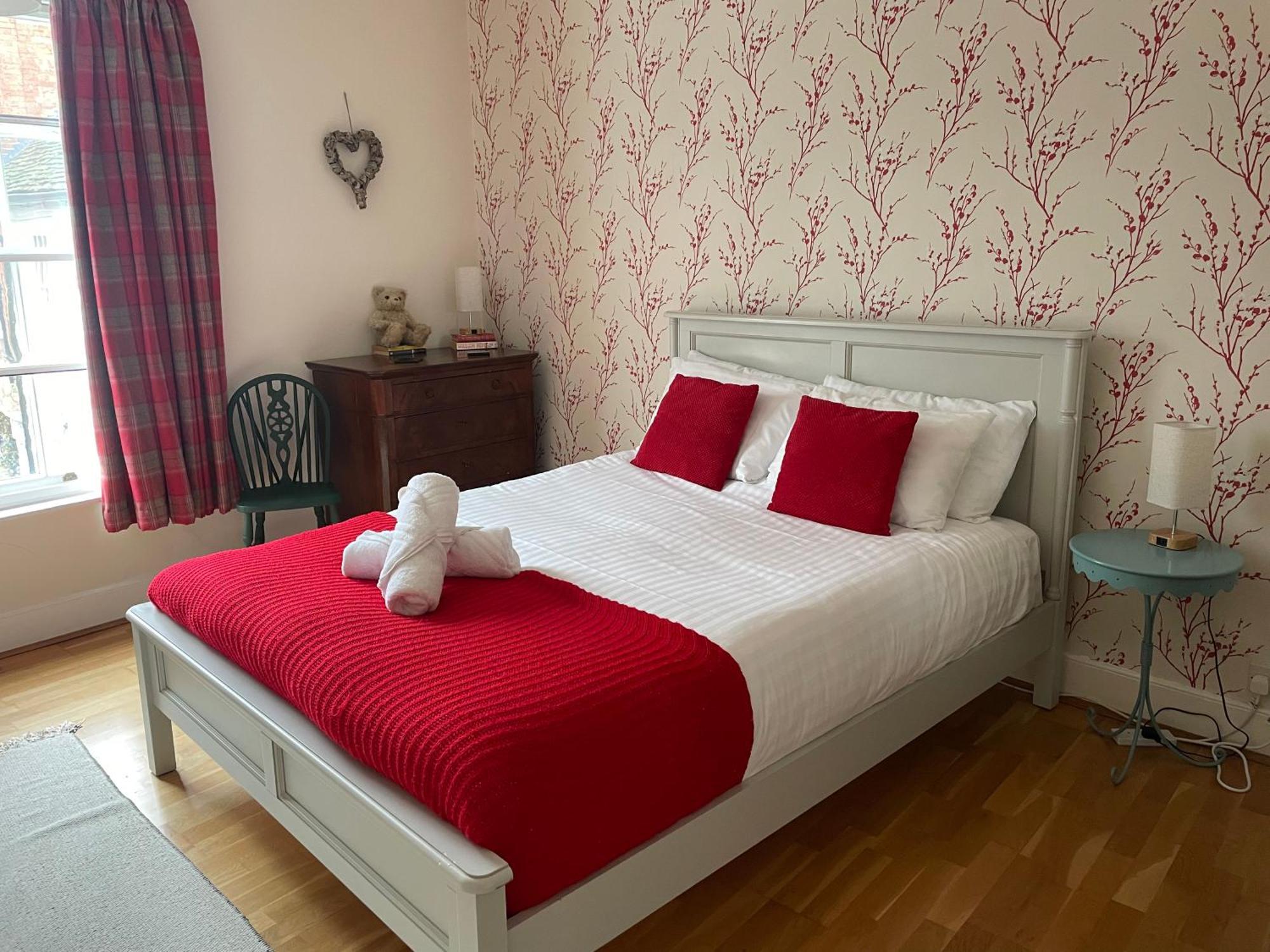 Pass The Keys Superbly Located Handsome Georgian Townhouse ชรูว์สเบอรี ภายนอก รูปภาพ